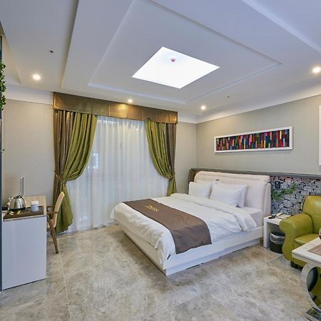 Dubai Hotel Gwangju Metropolitan City Exterior photo