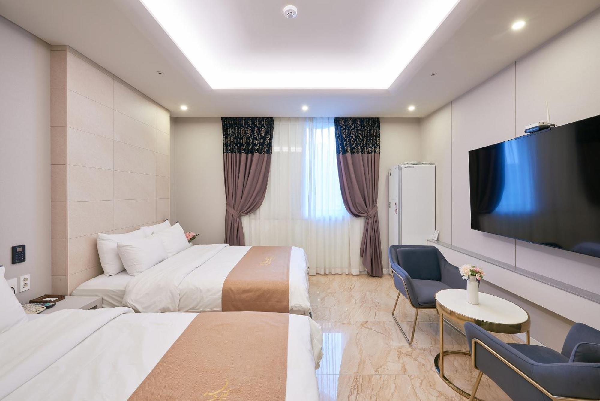 Dubai Hotel Gwangju Metropolitan City Exterior photo